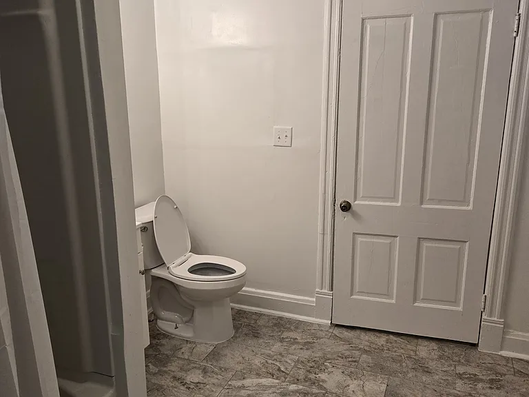 106 S Locust St — Photo 9