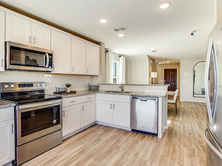 818 Table Rock St — Photo 4