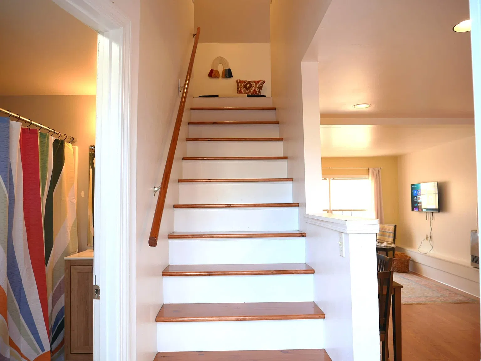 2 bed, 950 sqft, $2,100 — Photo 2
