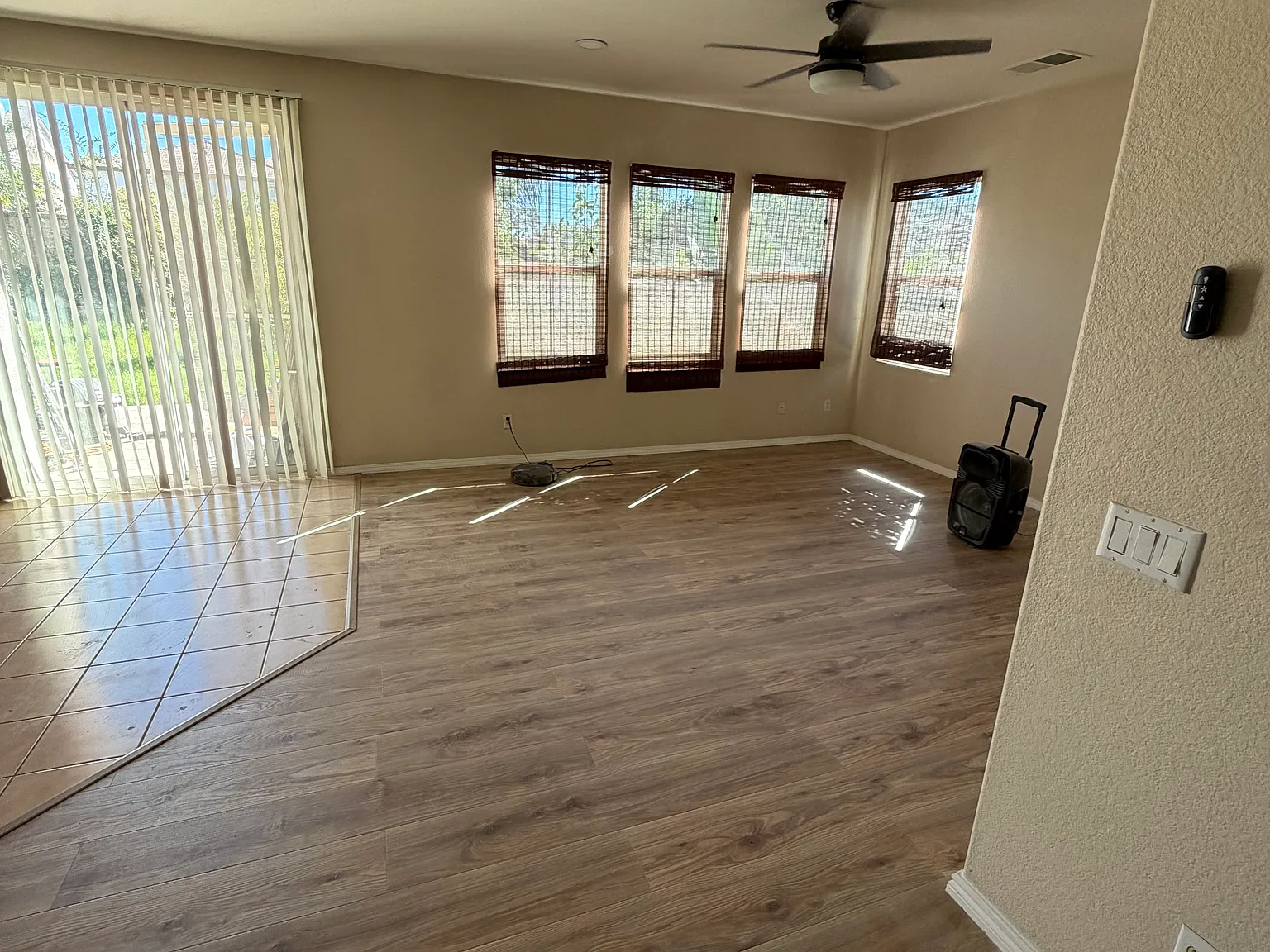 4 bed, 2800 sqft, $4,200 — Photo 4