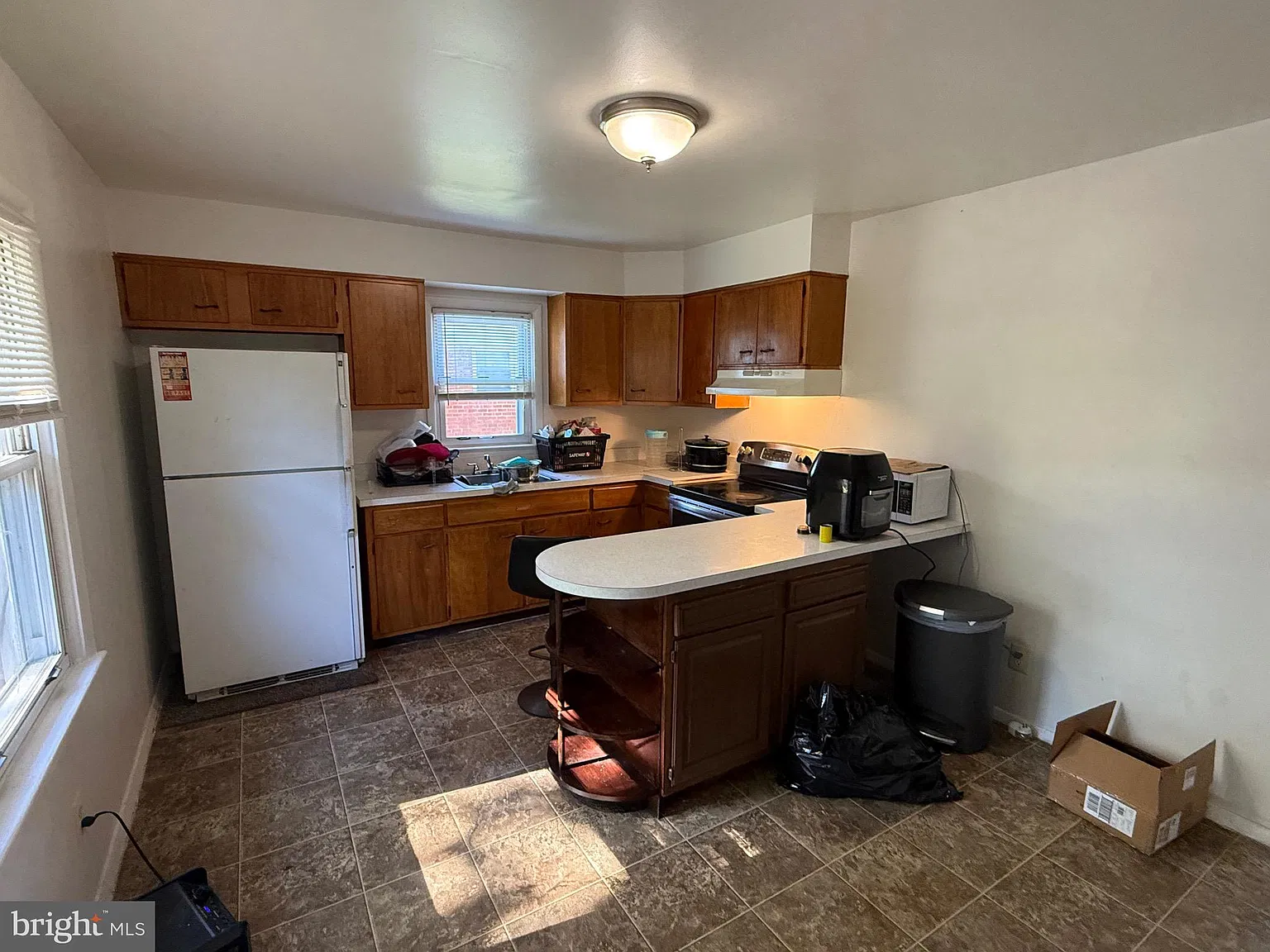5 bed, 1025 sqft, $3,500 — Photo 4