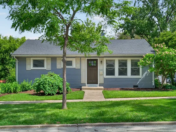 100 N Park St, Westmont, IL 60559