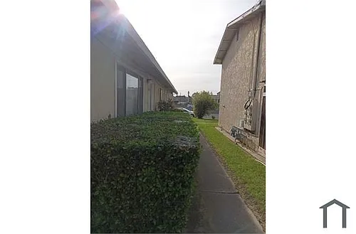 664 Lincoln Rd E Photo 1