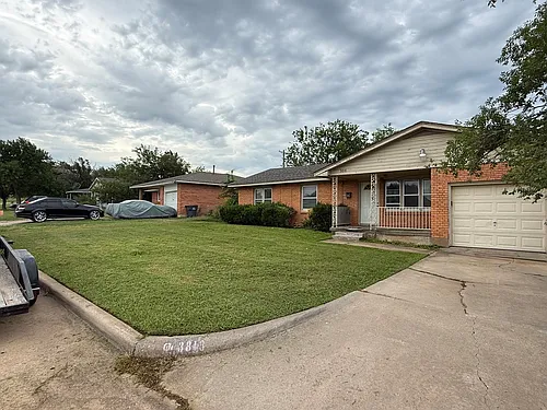3818 NW Lake Ave Photo 1