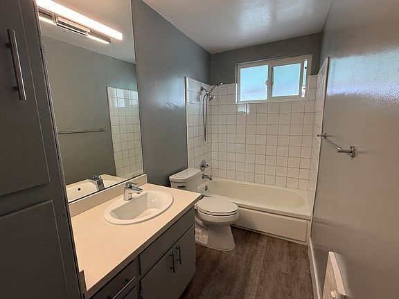 5th image of 28 W Pedregosa St #11