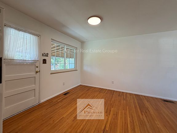 5th image of 104 Fordham St