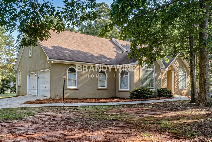 3 bed, 2.0 bath, 1760 sqft, $1,910 — Photo 2