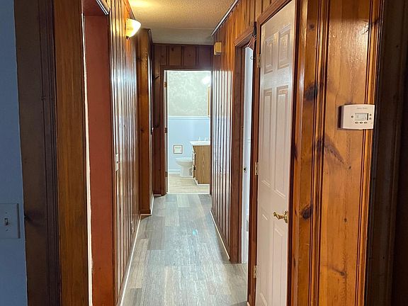 4th image of 57 Evelyn Dr