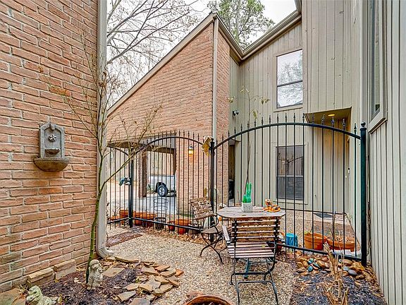 3rd image of 9400 Doliver Dr APT 8