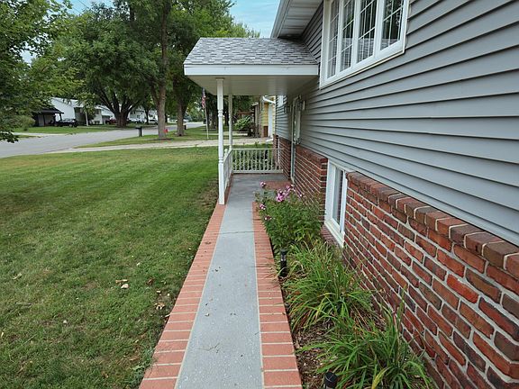5th image of 326 N 18th St