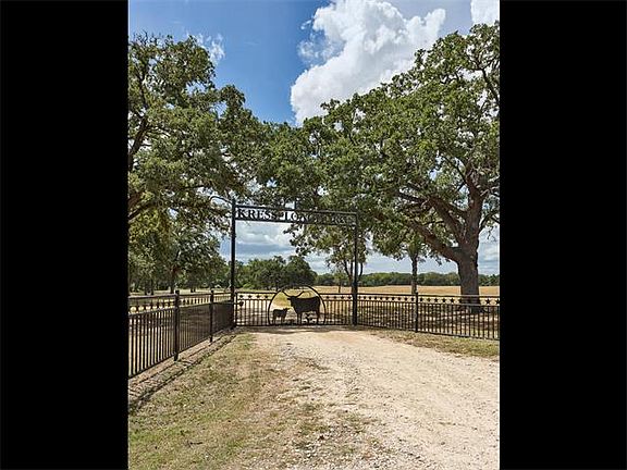 3rd image of 1740 County Road 479