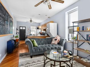 1152 W Taylor St APT 2R, Chicago, IL 60607