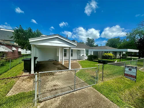1606 Walton St Photo 1