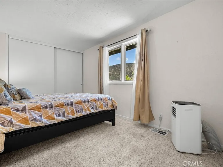 2304 Woodland Dr — Photo 11