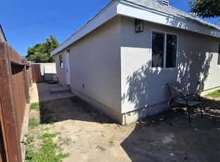402 E 223rd St, Carson, CA 90745
