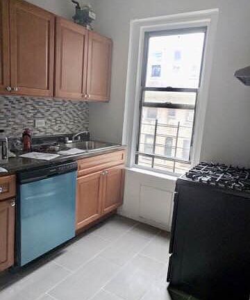 3rd image of 2541 Aqueduct Ave #C1