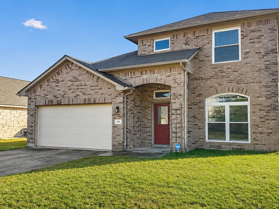306 Lone Star Blvd