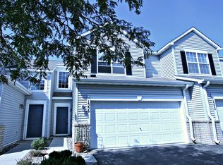 1356 Yorkshire Ln, Shakopee, MN 55379