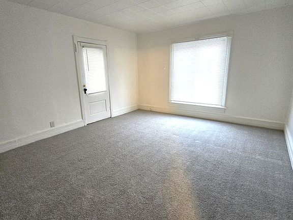 4th image of 132-134 E Court St #Js138