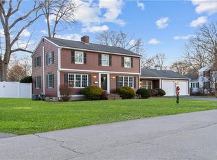 34 Bayberry Ln, East Greenwich, RI 02818