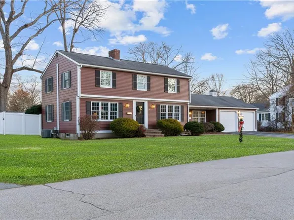 34 Bayberry Ln, East Greenwich, RI 02818