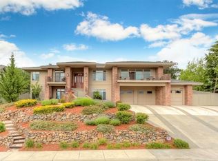 5634 Fallbrook Ln, Medford, OR 97504