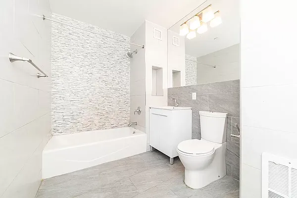 Rented by Platinum Forbes Global Properties | media 6