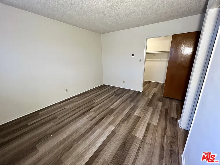 1261 Granville Ave #4 — Photo 14