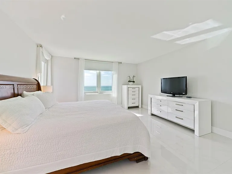 2301 Collins Ave #1210 — Photo 16