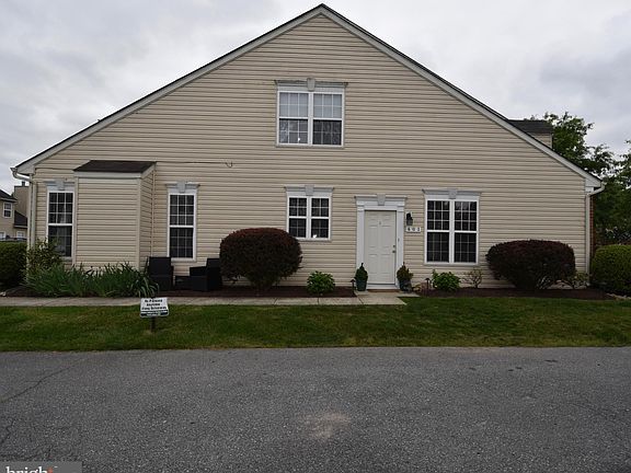 5th image of 401 Leontyne Pl