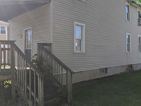 2nd image of 755 W 6th Ave