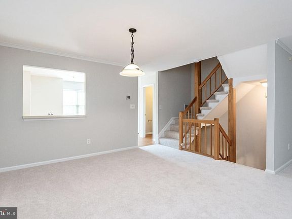 4th image of 9676 Horsham Dr