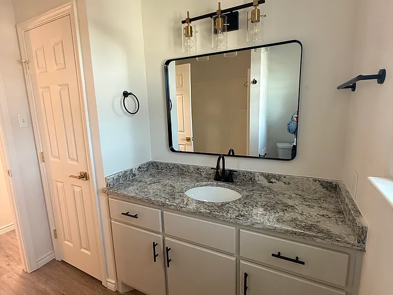 1505 W Pearl St #11 — Photo 13