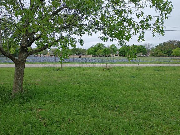 Front fenced in yard.