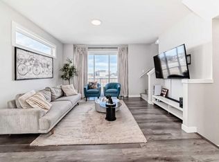 413 E Skyview Ranch Cir NE, Calgary, AB T3N1Y8