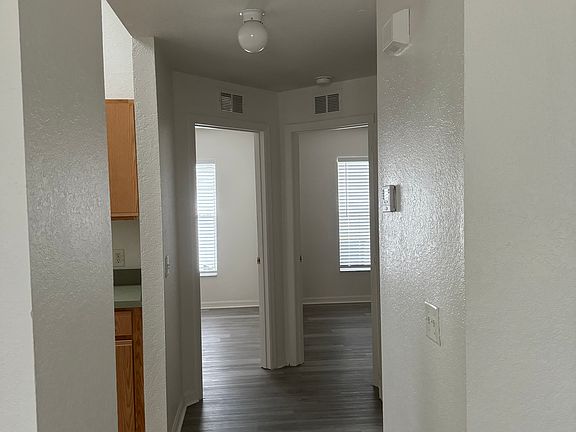 5th image of 120 Eagle Point Blvd
