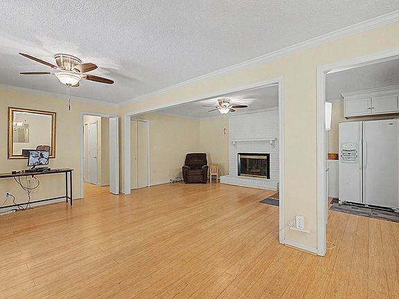 3rd image of 150 Westfield Rd
