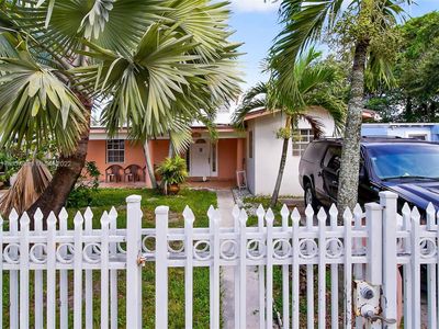 2080 York St, Opa Locka, FL, 33054
