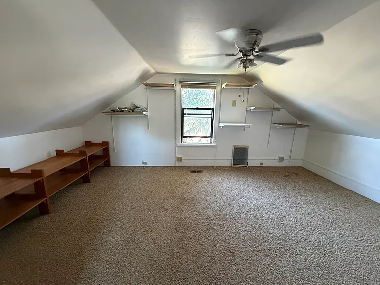 1600 Columbia St — Photo 26