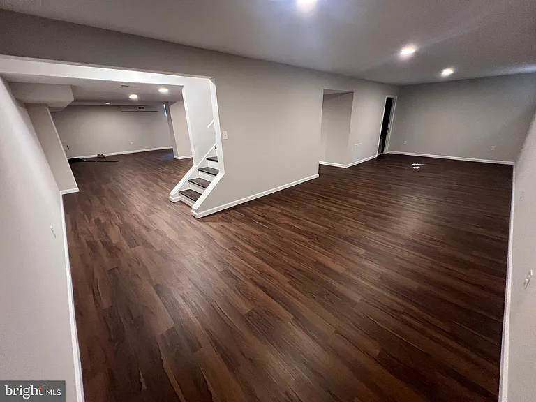 1197 Meadow Green Ln — Photo 43