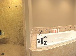 2491 Clear Brook Cir, Green Bay, WI 54313