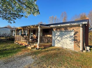 900 Hilltop Rd, Red Boiling Springs, TN 37150