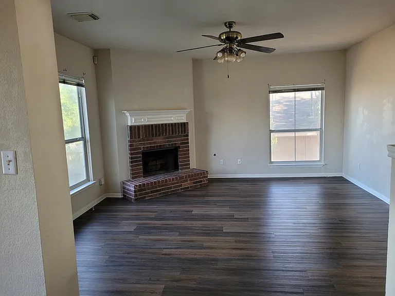 3733 Eagles Nest St — Photo 10