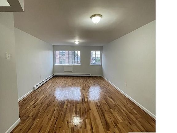 3rd image of 723 E 216th St #3