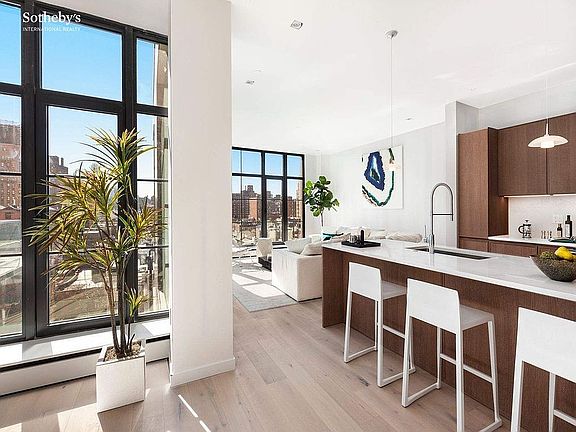 4th image of 225 W 17th St Unit Penthouse 2