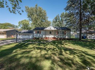 60 Calvin Dr, Monroe, MI 48162