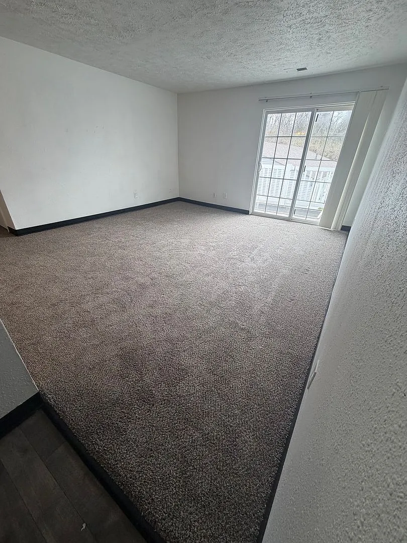 Hidden Bluffs Apartments — Photo 4