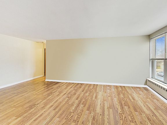 3rd image of 1333 W Touhy Ave APT 205