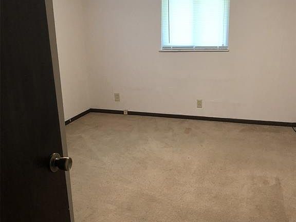 4th image of 5125 Lode Ave