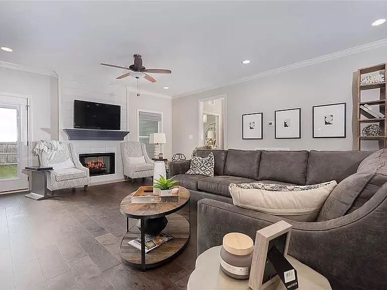 661 Boston Park Dr — Photo 4